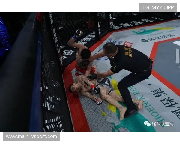 伊尔扎特·阿谢夫三角绞降服获胜,但其庆祝动作视频在社交媒体疯传 伊尔扎特·阿谢夫三角绞降服获胜,但其庆祝动作视频在社交媒体疯传