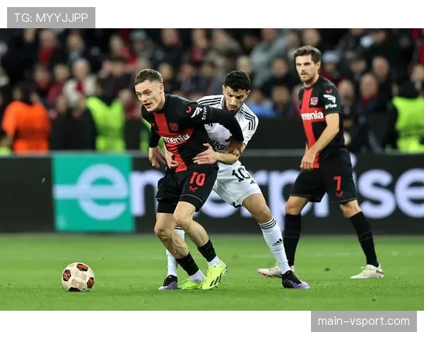 半场战报：勒沃库森1-1暂平沃尔夫斯堡，弗林蓬边路助攻格里马尔多破门